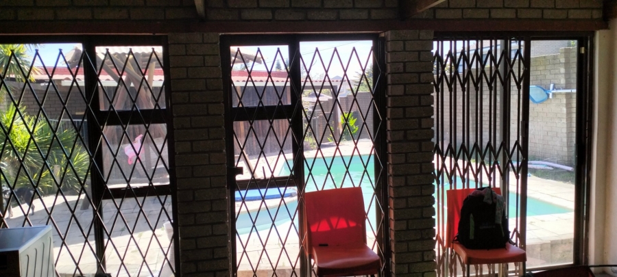 5 Bedroom Property for Sale in Dana Bay Western Cape